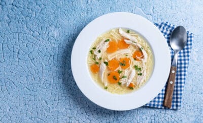 Canja de galinha: receita simples e reconfortantes