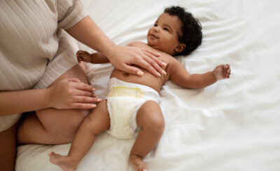 Como limpar o umbigo do bebê recém-nascido?