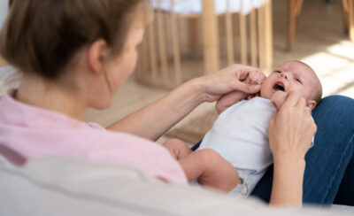 Entenda os cuidados necessários para quando visitar recém-nascido