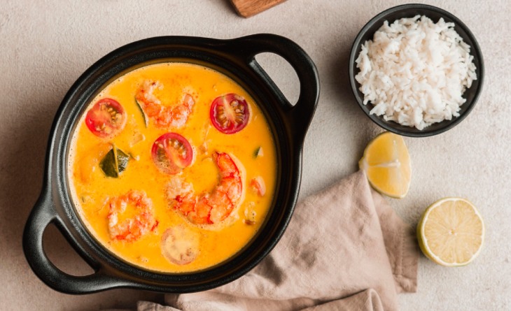 Panela com bobó de camarão.