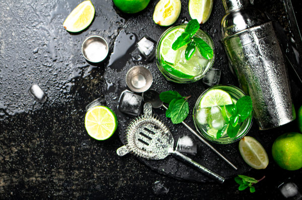 Ingredientes para drink com vodka.