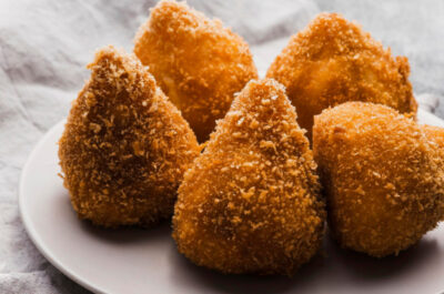 Confira como fazer coxinha de mandioca