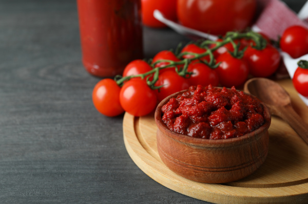 Ingredientes para extrato de tomate.